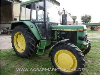 Tracteur agricole John Deere 2130 HFWD FCSC: photos 1